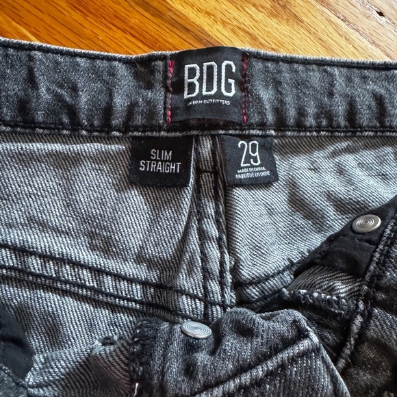 BDG Black Relaxed Jeans with Distressed Details - Picture 3 of 4